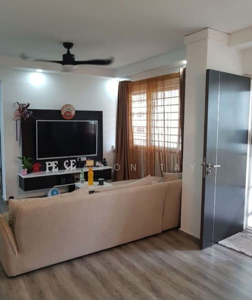 443 Choa Chu Kang Avenue 4, 443 Choa Chu Kang Avenue 4, Room Rental, 100 sqft, HDB Flat For Rent, by Sharon Tay, 500169149 - Living Room - PropertyGuru.com.sg