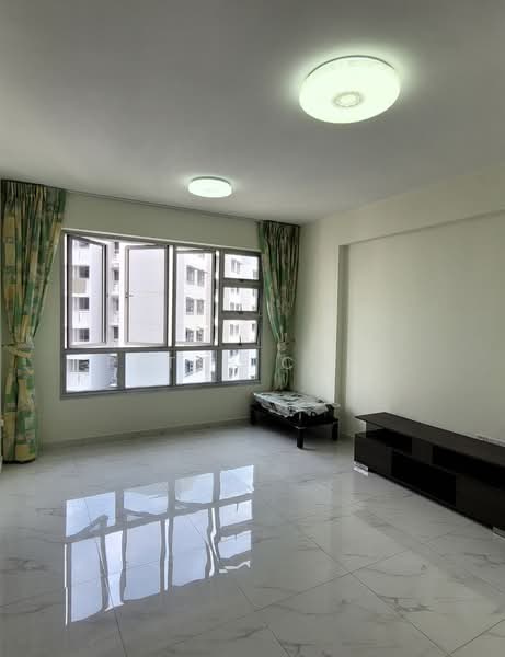 362A Sembawang Crescent, 362A Sembawang Crescent, 2 Bedrooms, 732 sqft, HDB Flat For Sale, by Peter Chiu, 500169177 - Living Room - PropertyGuru.com.sg