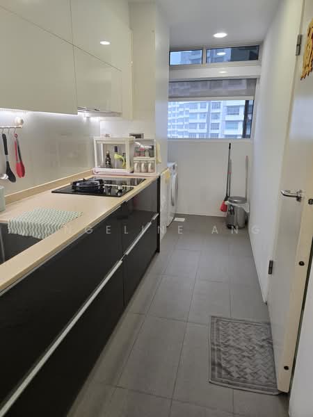 Heron Bay, 63 Upper Serangoon View, 4 Bedrooms, 1,389 sqft, Executive Condominium For Sale, by Angeline Ang, 500169187 - Kitchen - PropertyGuru.com.sg