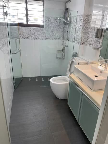523 Woodlands Drive 14, 523 Woodlands Drive 14, 3 Bedrooms, 1,356 sqft, HDB Flat For Rent, by Helen HU, 500169206 - Bathroom - PropertyGuru.com.sg