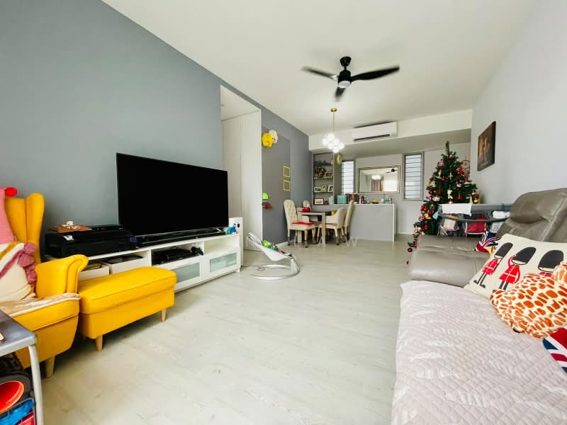 Park Green, 2 Rivervale Link, 4 Bedrooms, 1,389 sqft, Condominium For Sale, by Jon Law, 500169210 - Living Room - PropertyGuru.com.sg