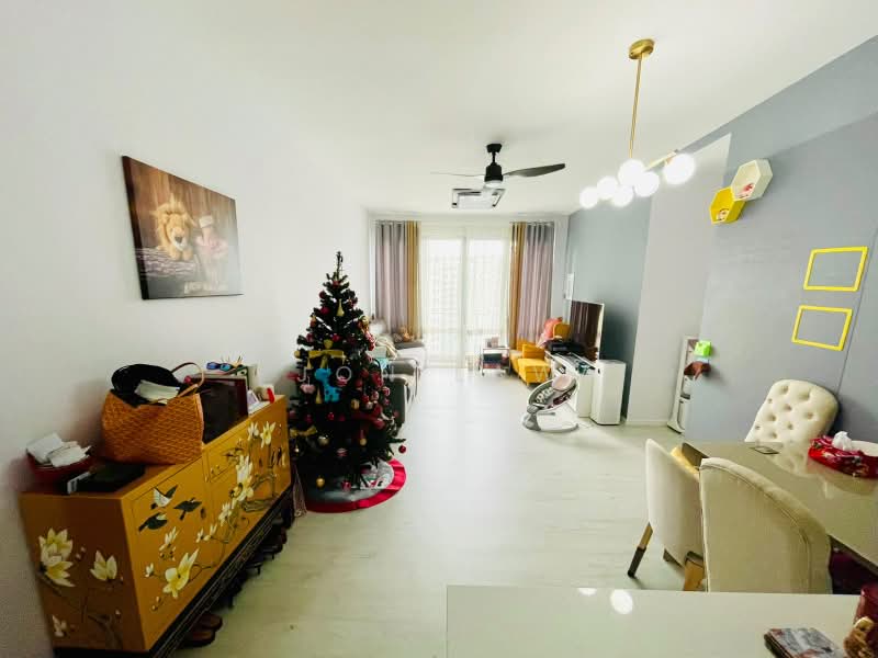 Park Green, 2 Rivervale Link, 4 Bedrooms, 1,389 sqft, Condominium For Sale, by Jon Law, 500169210 - Living Room - PropertyGuru.com.sg