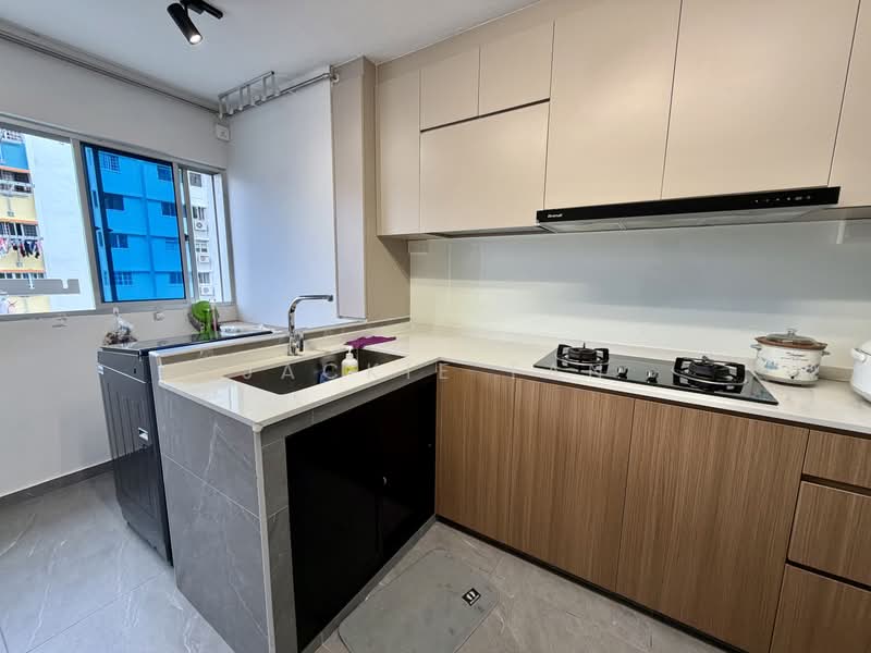 228 Serangoon Avenue 4, 228 Serangoon Avenue 4, 3 Bedrooms, 1,001 sqft, HDB Flat For Sale, by JACKIE TAN, 500169222 - Yard - PropertyGuru.com.sg