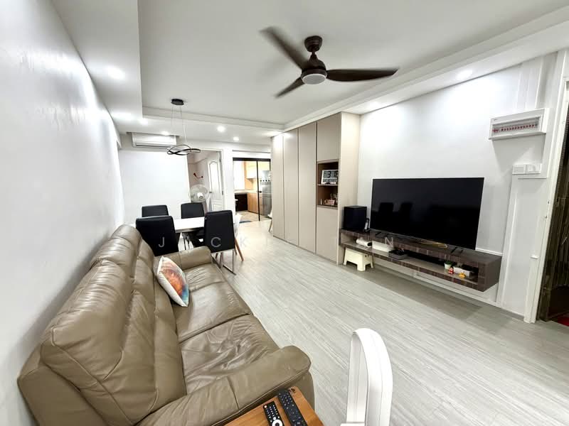 228 Serangoon Avenue 4, 228 Serangoon Avenue 4, 3 Bedrooms, 1,001 sqft, HDB Flat For Sale, by JACKIE TAN, 500169222 - Living Room - PropertyGuru.com.sg