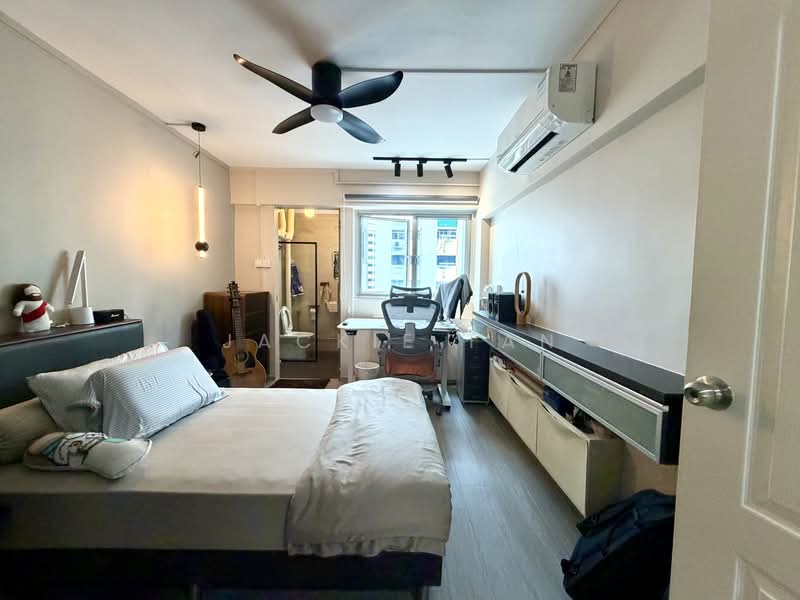 228 Serangoon Avenue 4, 228 Serangoon Avenue 4, 3 Bedrooms, 1,001 sqft, HDB Flat For Sale, by JACKIE TAN, 500169222 - Bedroom - PropertyGuru.com.sg