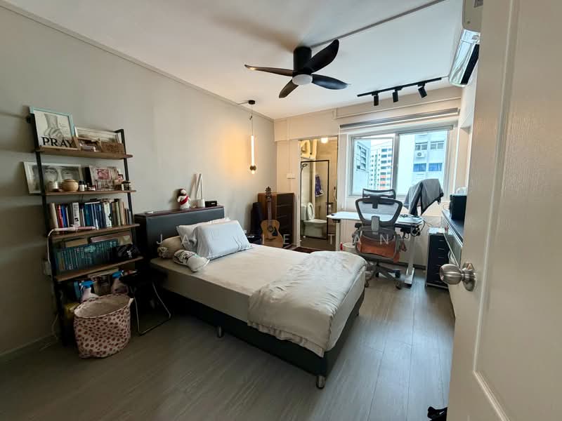 228 Serangoon Avenue 4, 228 Serangoon Avenue 4, 3 Bedrooms, 1,001 sqft, HDB Flat For Sale, by JACKIE TAN, 500169222 - Bedroom - PropertyGuru.com.sg