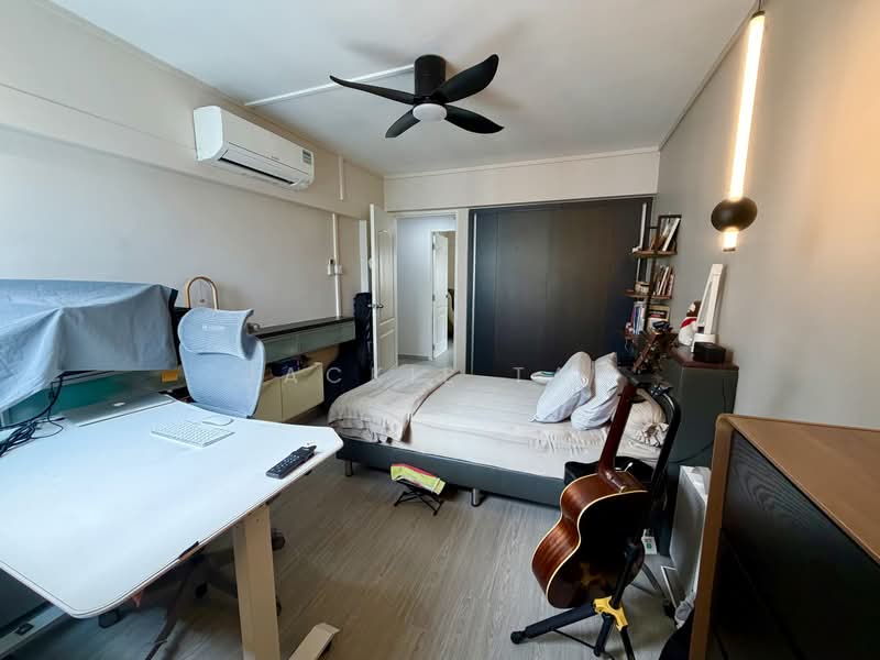 228 Serangoon Avenue 4, 228 Serangoon Avenue 4, 3 Bedrooms, 1,001 sqft, HDB Flat For Sale, by JACKIE TAN, 500169222 - Bedroom - PropertyGuru.com.sg