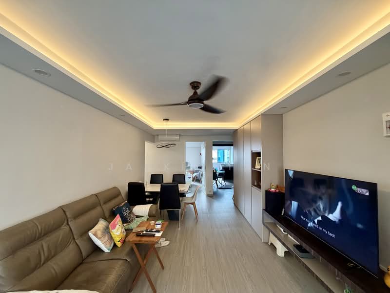 228 Serangoon Avenue 4, 228 Serangoon Avenue 4, 3 Bedrooms, 1,001 sqft, HDB Flat For Sale, by JACKIE TAN, 500169222 - Living Room - PropertyGuru.com.sg