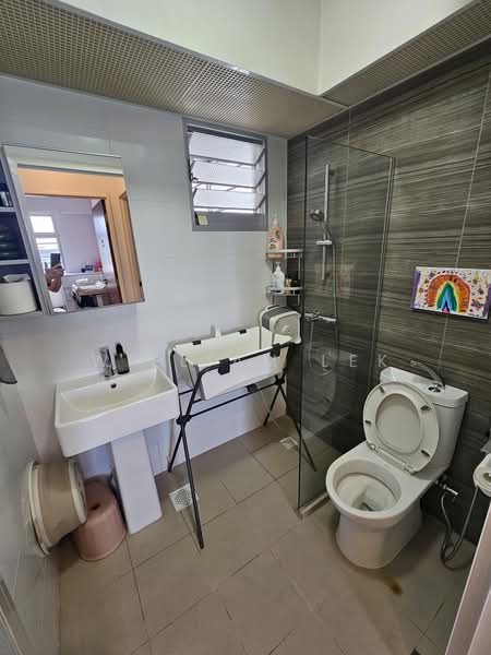 351B Anchorvale Road, 351B Anchorvale Road, 2 Bedrooms, 721 sqft, HDB Flat For Sale, by William Lek, 500169230 - Bathroom - PropertyGuru.com.sg
