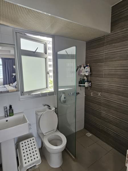 351B Anchorvale Road, 351B Anchorvale Road, 2 Bedrooms, 721 sqft, HDB Flat For Sale, by William Lek, 500169230 - Bathroom - PropertyGuru.com.sg