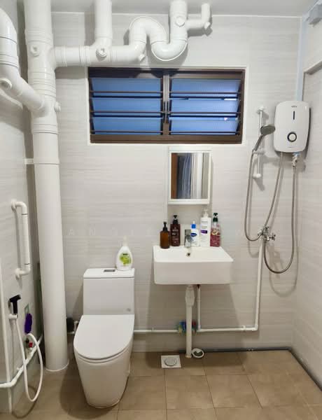 130 Choa Chu Kang Avenue 1, 130 Choa Chu Kang Avenue 1, 3 Bedrooms, 1,130 sqft, HDB Flat For Rent, by Angie Liew, 500169236 - Bathroom - PropertyGuru.com.sg