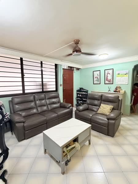 145 Bishan Street 11, 145 Bishan Street 11, 3 Bedrooms, 904 sqft, HDB Flat For Sale, by Anne Lay, 500169240 - Living Room - PropertyGuru.com.sg