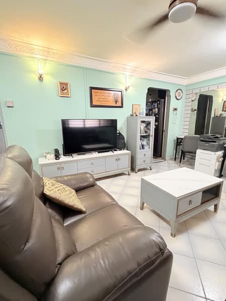 145 Bishan Street 11, 145 Bishan Street 11, 3 Bedrooms, 904 sqft, HDB Flat For Sale, by Anne Lay, 500169240 - Living Room - PropertyGuru.com.sg