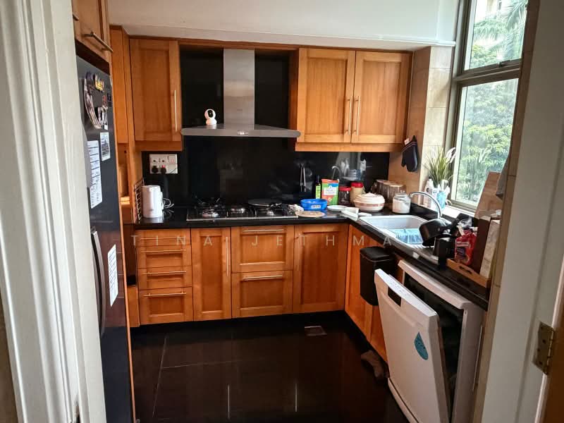 Gardenville, 10 Walshe Road, 3 Bedrooms, 1,808 sqft, Condominium For Rent, by Tina Jethmal, 500169242 - Kitchen - PropertyGuru.com.sg
