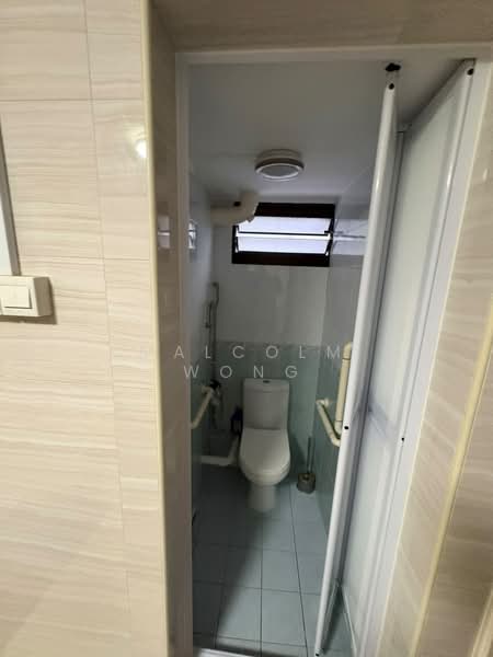 21 Telok Blangah Crescent, 21 Telok Blangah Crescent, 2 Bedrooms, 635 sqft, HDB Flat For Rent, by Malcolm Wong, 500169246 - Bathroom - PropertyGuru.com.sg