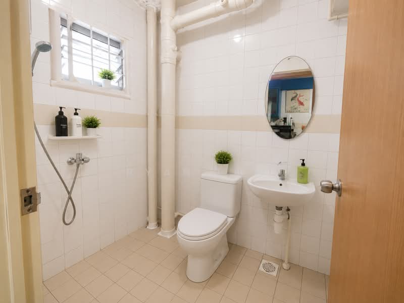 185D Rivervale Crescent, 185D Rivervale Crescent, 3 Bedrooms, 914 sqft, HDB Flat For Sale, by Ryan Low, 500169249 - Bathroom - PropertyGuru.com.sg