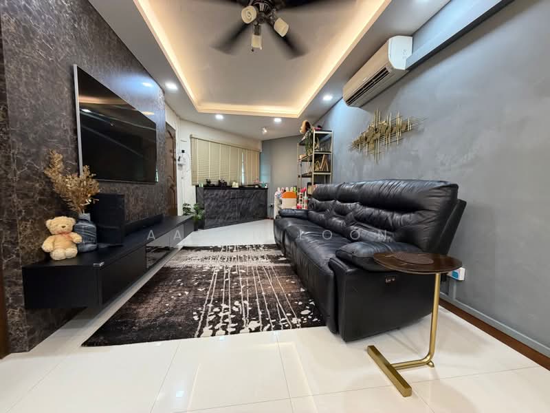 110 Bukit Purmei Road, 110 Bukit Purmei Road, 2 Bedrooms, 807 sqft, HDB Flat For Sale, by Aaron Loon, 500169259 - Living Room - PropertyGuru.com.sg