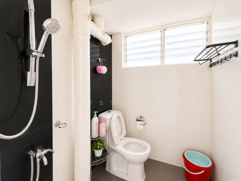 538 Ang Mo Kio Avenue 5, 538 Ang Mo Kio Avenue 5, 2 Bedrooms, 732 sqft, HDB Flat For Sale, by Crystal Ho, 500169260 - Bathroom - PropertyGuru.com.sg