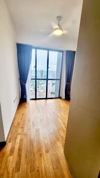 Stirling Residences, 23 Stirling Road, 2 Bedrooms, 689 sqft, Condominium For Rent, by Jeannie Ang Cheng Li, 500169262 - View - PropertyGuru.com.sg