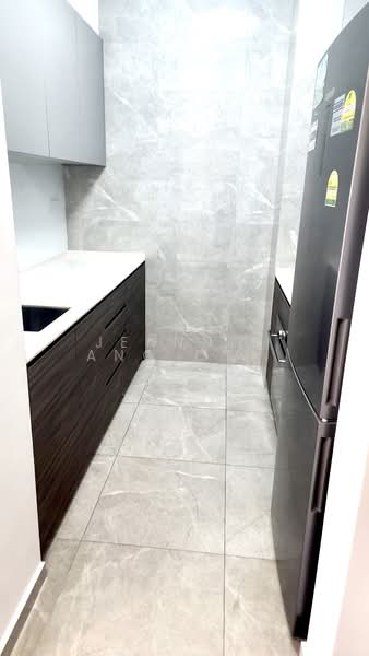 Stirling Residences, 23 Stirling Road, 2 Bedrooms, 689 sqft, Condominium For Rent, by Jeannie Ang Cheng Li, 500169262 - Kitchen - PropertyGuru.com.sg