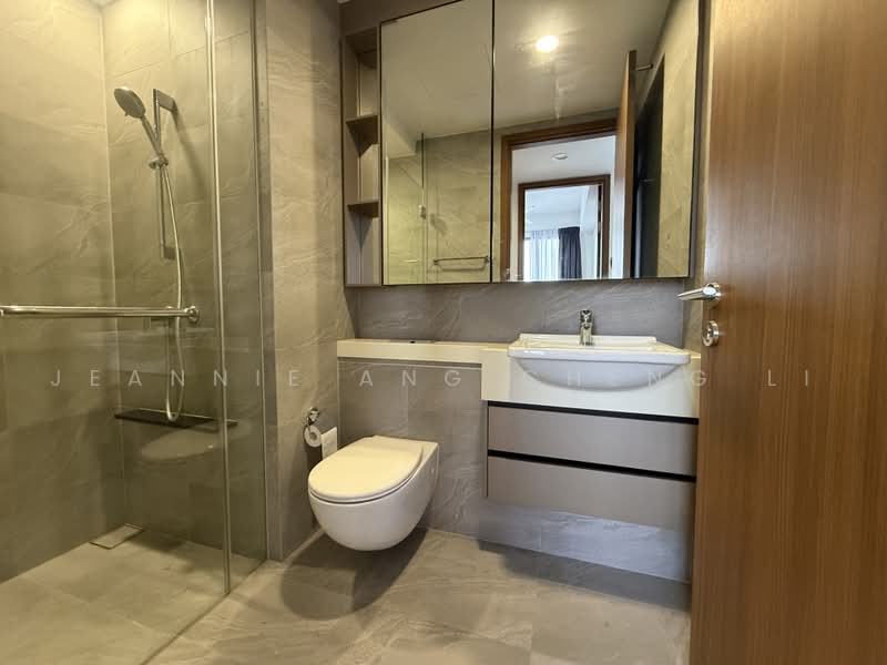 Stirling Residences, 23 Stirling Road, 2 Bedrooms, 689 sqft, Condominium For Rent, by Jeannie Ang Cheng Li, 500169262 - Bathroom - PropertyGuru.com.sg