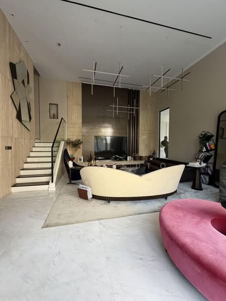 5 lengkok merak, One Tree Hill, 5 Bedrooms, 9,160 sqft, Semi-Detached House For Sale, by Dave Sito, 500169264 - Living Room - PropertyGuru.com.sg