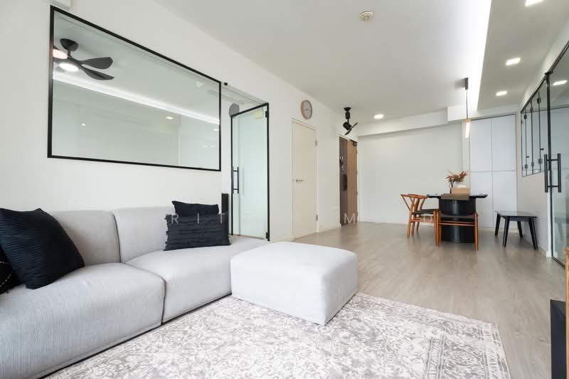 420B Northshore Drive, 420B Northshore Drive, 3 Bedrooms, 1,012 sqft, HDB Flat For Sale, by Faritz Hameed, 500169269 - Living Room - PropertyGuru.com.sg