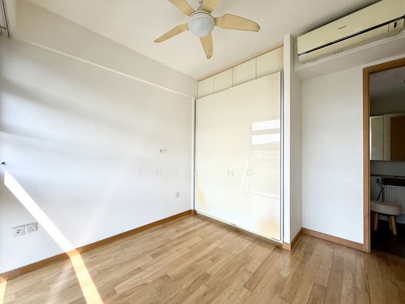 Hedges Park Condominium, 77 Flora Drive, 2 Bedrooms, 764 sqft, Condominium For Rent, by Thea Ng, 500169275 - Ensuite Master Bedroom - PropertyGuru.com.sg