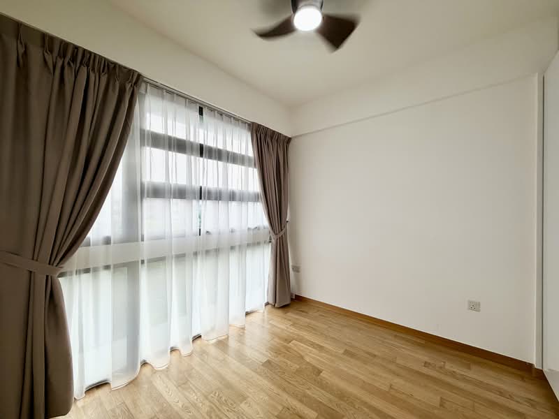 Hedges Park Condominium, 77 Flora Drive, 2 Bedrooms, 764 sqft, Condominium For Rent, by Thea Ng, 500169275 - Master Bedroom - PropertyGuru.com.sg