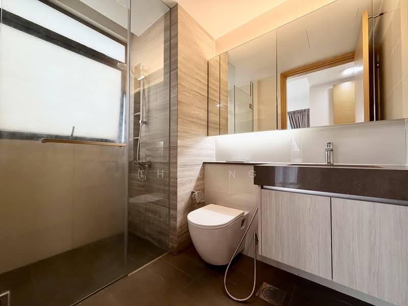 Hedges Park Condominium, 77 Flora Drive, 2 Bedrooms, 764 sqft, Condominium For Rent, by Thea Ng, 500169275 - Master Bathroom - PropertyGuru.com.sg