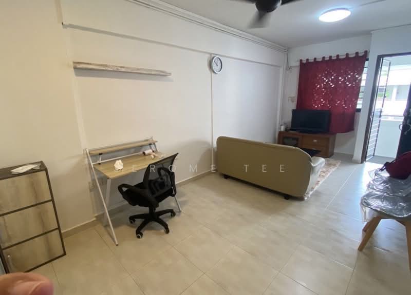 720 Ang Mo Kio Avenue 6, 720 Ang Mo Kio Avenue 6, 2 Bedrooms, 731 sqft, HDB Flat For Rent, by Jerome Tee, 500169280 - Living Room - PropertyGuru.com.sg