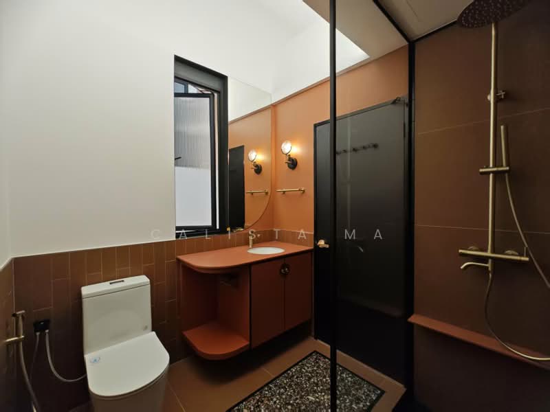 Serangoon Garden Estate, Penshurst Place, 4 Bedrooms, 5,532 sqft, Semi-Detached House For Rent, by Calista Ma, 500169288 - Bathroom - PropertyGuru.com.sg