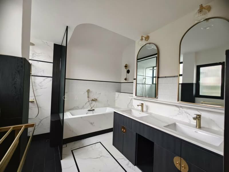 Serangoon Garden Estate, Penshurst Place, 4 Bedrooms, 5,532 sqft, Semi-Detached House For Rent, by Calista Ma, 500169288 - Bathroom - PropertyGuru.com.sg