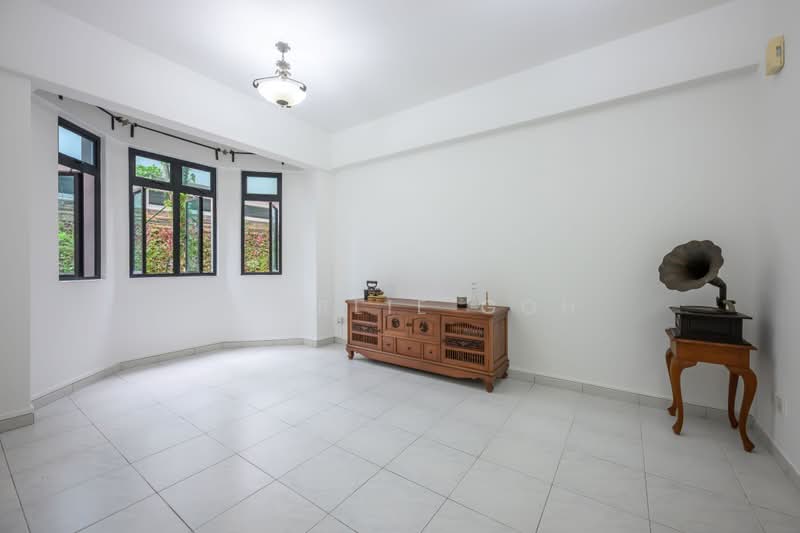 Hume Park I, 1 Hume Avenue, 2 Bedrooms, 904 sqft, Condominium For Sale, by Charlie Goh, 500169300 - Living Room - PropertyGuru.com.sg