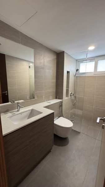 Jalan Pemimpin, Pemimpin Place, Pemimpin Terrace, Jalan Binchang, Clover Way, , 6 Bedrooms, 4,400 sqft, Terraced House For Sale, by Katrina Ng, 500169302 - Bathroom - PropertyGuru.com.sg