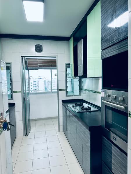 446 Yishun Avenue 11, 446 Yishun Avenue 11, 3 Bedrooms, 1,001 sqft, HDB Flat For Rent, by Richard Tan, 500169308 - Kitchen - PropertyGuru.com.sg