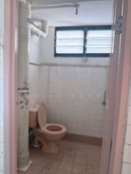 23 Hougang Avenue 3, 23 Hougang Avenue 3, 2 Bedrooms, 786 sqft, HDB Flat For Sale, by Julia Khoo, 500169310 - Bathroom - PropertyGuru.com.sg