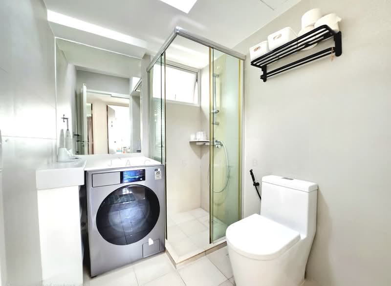 588C Ang Mo Kio Street 52, 588C Ang Mo Kio Street 52, 3 Bedrooms, 1,206 sqft, HDB Flat For Sale, by Jackson B., 500169322 - Bathroom - PropertyGuru.com.sg