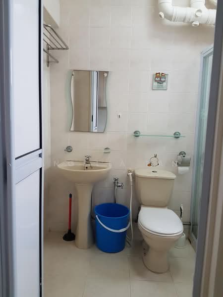 666A Jurong West Street 65, 666A Jurong West Street 65, 4 Bedrooms, 1,399 sqft, HDB Flat For Sale, by Angelia Tan, 500169323 - Common Bathroom - PropertyGuru.com.sg