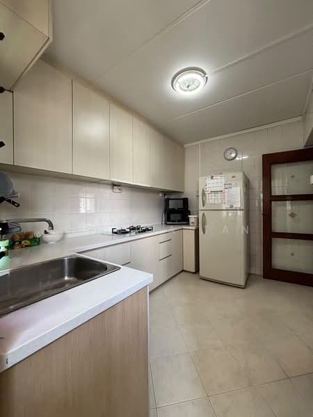 666A Jurong West Street 65, 666A Jurong West Street 65, 4 Bedrooms, 1,399 sqft, HDB Flat For Sale, by Angelia Tan, 500169323 - Kitchen - PropertyGuru.com.sg