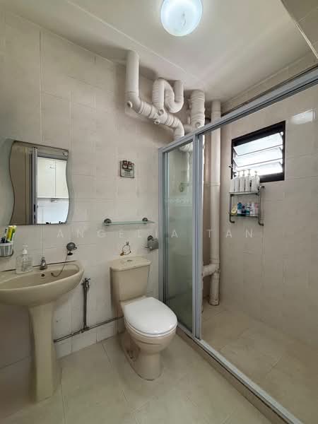666A Jurong West Street 65, 666A Jurong West Street 65, 4 Bedrooms, 1,399 sqft, HDB Flat For Sale, by Angelia Tan, 500169323 - Common Bathroom - PropertyGuru.com.sg