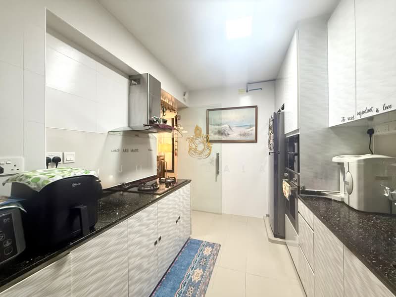 997A Buangkok Crescent, 997A Buangkok Crescent, 3 Bedrooms, 1,001 sqft, HDB Flat For Sale, by June Bala, 500169367 - Kitchen - PropertyGuru.com.sg