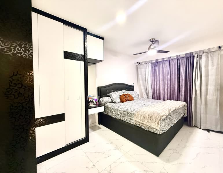 997A Buangkok Crescent, 997A Buangkok Crescent, 3 Bedrooms, 1,001 sqft, HDB Flat For Sale, by June Bala, 500169367 - Master Bedroom - PropertyGuru.com.sg