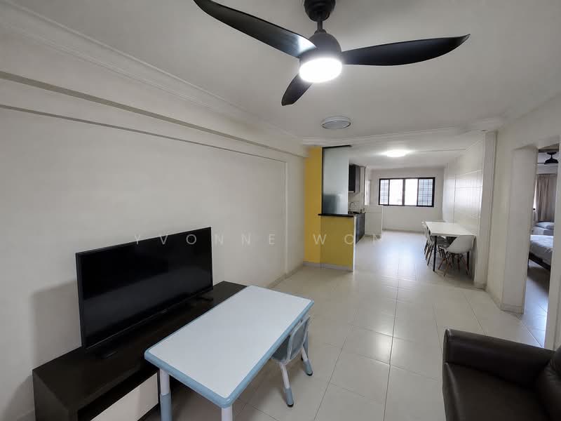 509 Ang Mo Kio Avenue 8, 509 Ang Mo Kio Avenue 8, 2 Bedrooms, 721 sqft, HDB Flat For Sale, by Yvonne Wong, 500169381 - Living Room - PropertyGuru.com.sg