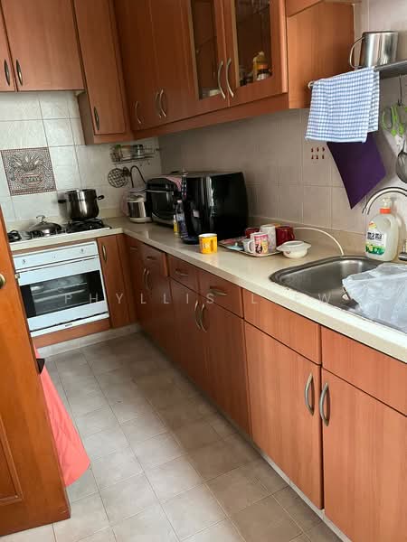 Sunrise Gardens, 57 Sunrise Gardens, Room Rental, 120 sqft, Condominium For Rent, by Phyllis Liew, 500169395 - Kitchen - PropertyGuru.com.sg