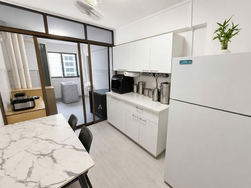 163 Bukit Batok Street 11, 163 Bukit Batok Street 11, 3 Bedrooms, 1,130 sqft, HDB Flat For Sale, by Yan Lim, 500169411 - Kitchen - PropertyGuru.com.sg