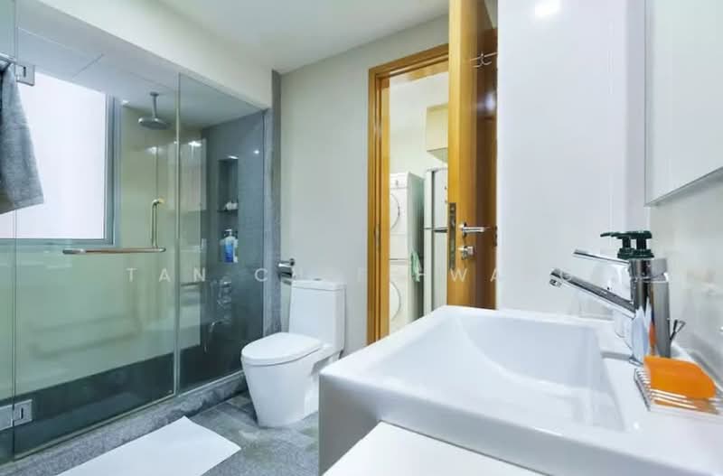 8 @ Mount Sophia, 8 Mount Sophia, 1 Bedroom, 861 sqft, Condominium For Rent, by Tan Chee Hwang, 500169412 - Bathroom - PropertyGuru.com.sg
