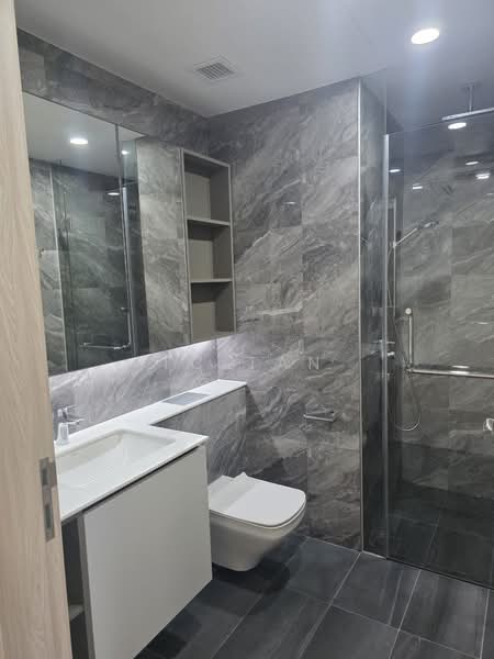 Sengkang Grand Residences, 74 Compassvale Bow, 1 Bedroom, 474 sqft, Condominium For Sale, by TC Tan, 500169416 - Bathroom - PropertyGuru.com.sg
