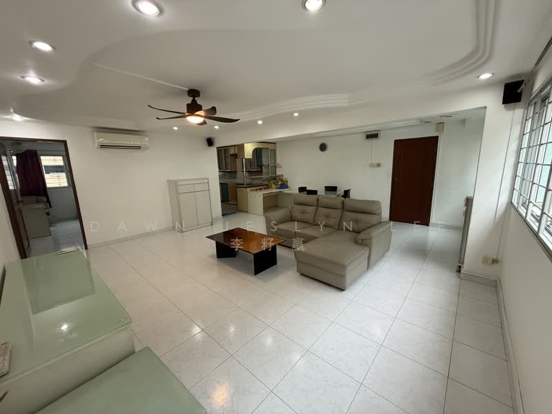 527 Hougang Avenue 6, 527 Hougang Avenue 6, 3 Bedrooms, 1,302 sqft, HDB Flat For Sale, by Dawn Jeslyn Lee 李籽嬴, 500169417 - Living Room - PropertyGuru.com.sg