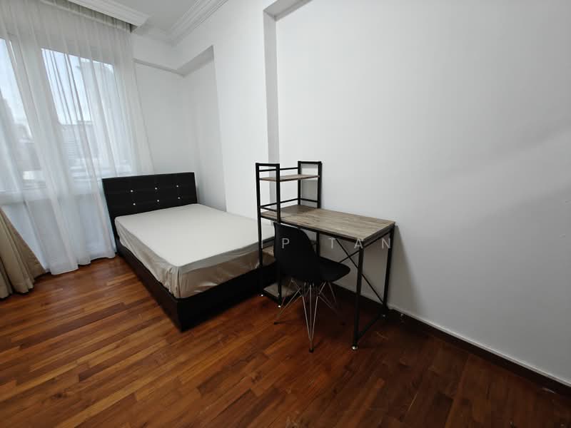Sam Kiang Mansions, 23 Saint Thomas Walk, Room Rental, 90 sqft, Apartment For Rent, by Philip Tan, 500169419 - Bedroom - PropertyGuru.com.sg